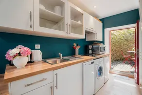 Fully equipped charming house with terrace | Sea view | Pets are welcome - Image 3