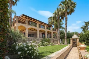 Villa with barbecue, garden & terrace - Image 3