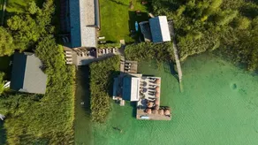 Family-oriented apartment with sauna, garden & jacuzzi | Lake view - Image 5