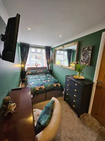 Dedicated room with garden - Image 2