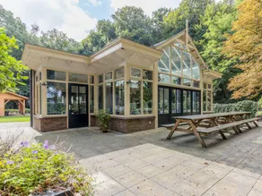Holiday home with barbecue, garden & terrace - Image 2