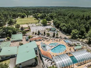 Ferienhaus mit Grill, Terrasse und beheiztem Pool - Image 2