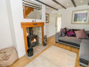 Child-friendly charming cottage with terrace & garden | Pet-friendly - Image 4