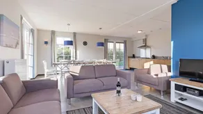 Children-friendly holiday home with garden - Image 4