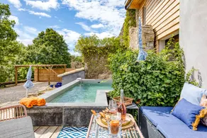 Family-friendly holiday home with BBQ, terrace & pool | Mountain view | Dogs allowed - Image 3