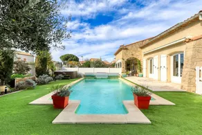 Hostal con desayuno con jacuzzi, jardín y piscina - Image 2