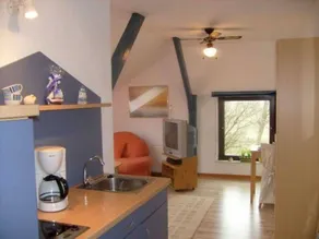 Charmant appartement adapté aux familles avec barbecue et jardin - Image 3