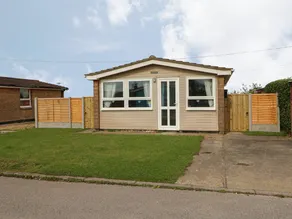 Cottage with garden - Image 2