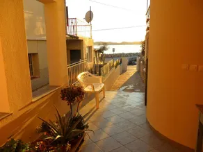 Holiday apartment with terrace - Image 2