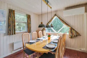 Holiday home with sauna, garden & terrace - Image 3