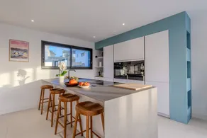 Holiday home with terrace, garden & BBQ | Sea view - Image 3