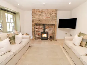 Family-friendly charming cottage - Image 4