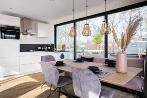 Modern houseboat on top location with unobstructed views over the Sneekermeer - Image 5