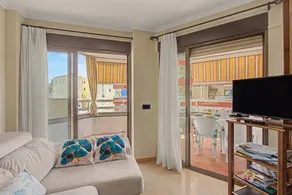 Voll ausgestattetes wunderschönes Apartment mit Pool und Terrasse | Bergblick | Neben dem Strand - Image 5