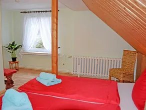 Children-friendly beautiful flat with terrace, garden & barbeque | Beach nearby - Image 2
