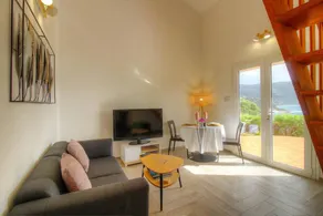 Ferienunterkunft mit Pool, Grill und Garten | Meerblick - Image 4