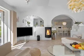 House with sauna, jacuzzi & terrace - Image 2