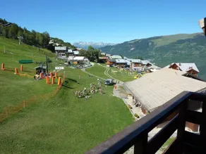 Ski-in/ski-out & foot of the slopes, 3rd floor, view ski slopes, balcony, parking, ski locker, 40m² - Image 3