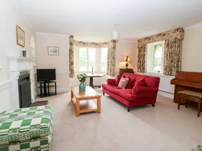 Child-friendly pleasant cottage with garden - Image 4