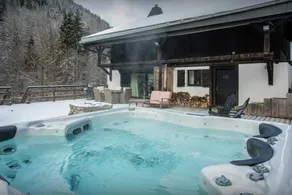 Secluded chalet for 12 with hot tub and sauna - OVO Network - Image 3