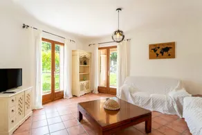 Family-oriented house with pool, terrace & garden | Garden view - Image 4