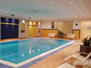 Holiday home with pool & terrace - Image 2