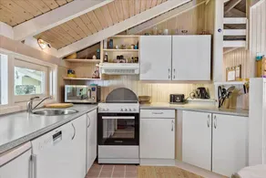 Charming house with sauna, terrace & hot tub | Pet-friendly - Image 4