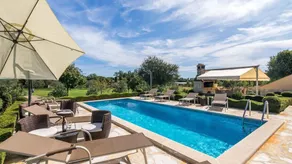Flat with barbecue, garden & terrace - Image 3