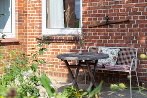 Flat with garden, barbeque & terrace - Image 3