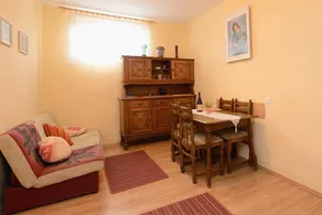 Fully equipped wonderful holiday home with BBQ, terrace & garden | Pets allowed - Image 4