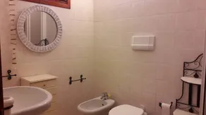 Appartement convivial et familial avec piscine privée et jardin - Image 4