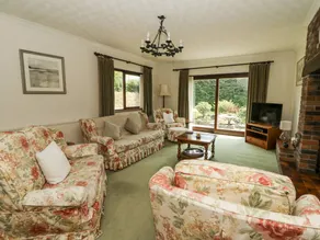 Cottage with garden - Image 4