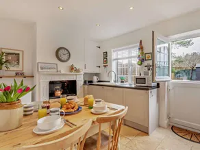 Fully equipped cottage with terrace & garden | Pet-friendly - Image 5