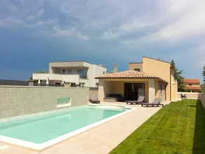 House with garden, terrace & private pool - Image 2