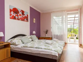 Holiday apartment with terrace, BBQ & garden - Image 5