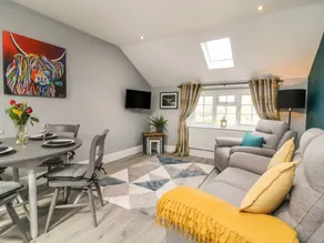Cottage with garden - Image 3