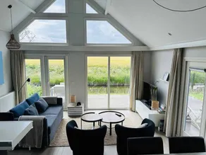 Holiday home with terrace & garden - Image 4