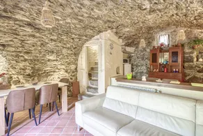 House with garden | Mountain view - Image 3