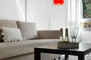 Agréable appartement avec terrasse et internet haut débit | Proche de la plage | Adapté au travail à distance - Image 2