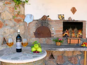 Holiday home with terrace, barbecue & garden - Image 5