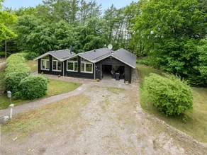 Holiday home with terrace & sauna - Image 3