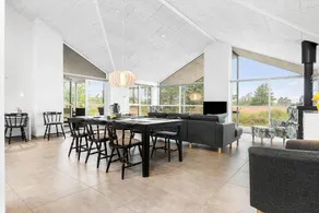 Fully equipped ample house with barbeque, hot tub & terrace - Image 3
