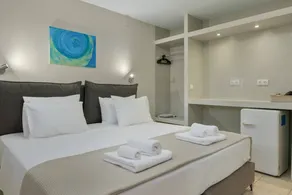 Beach Family House In Artemida – Sea View, Wi-Fi & Air Conditioning - Image 5
