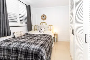 Holiday apartment with terrace & BBQ | City view - Image 3