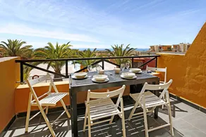 Holiday apartment with pool, garden & terrace | Sea view - Image 3