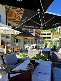 Family-friendly holiday apartment with pool, terrace & hot tub | Close to the ski | Dogs allowed - Image 3