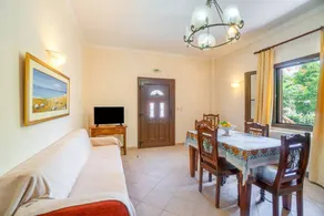Apartment "Captain Spiros Delfino" with Mountain View, Balcony & Wi-Fi - Image 5