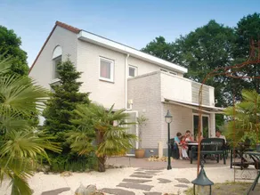 Letting with heated pool, sauna & garden - Image 5