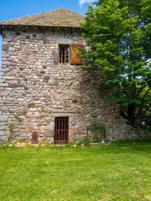 House with BBQ & garden - Image 2
