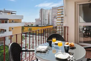 Familienfreundliches schönes Apartment mit Garten, Terrasse und Pool | Bergblick | Neben dem Strand | Haustiere sind willkommen - Image 3